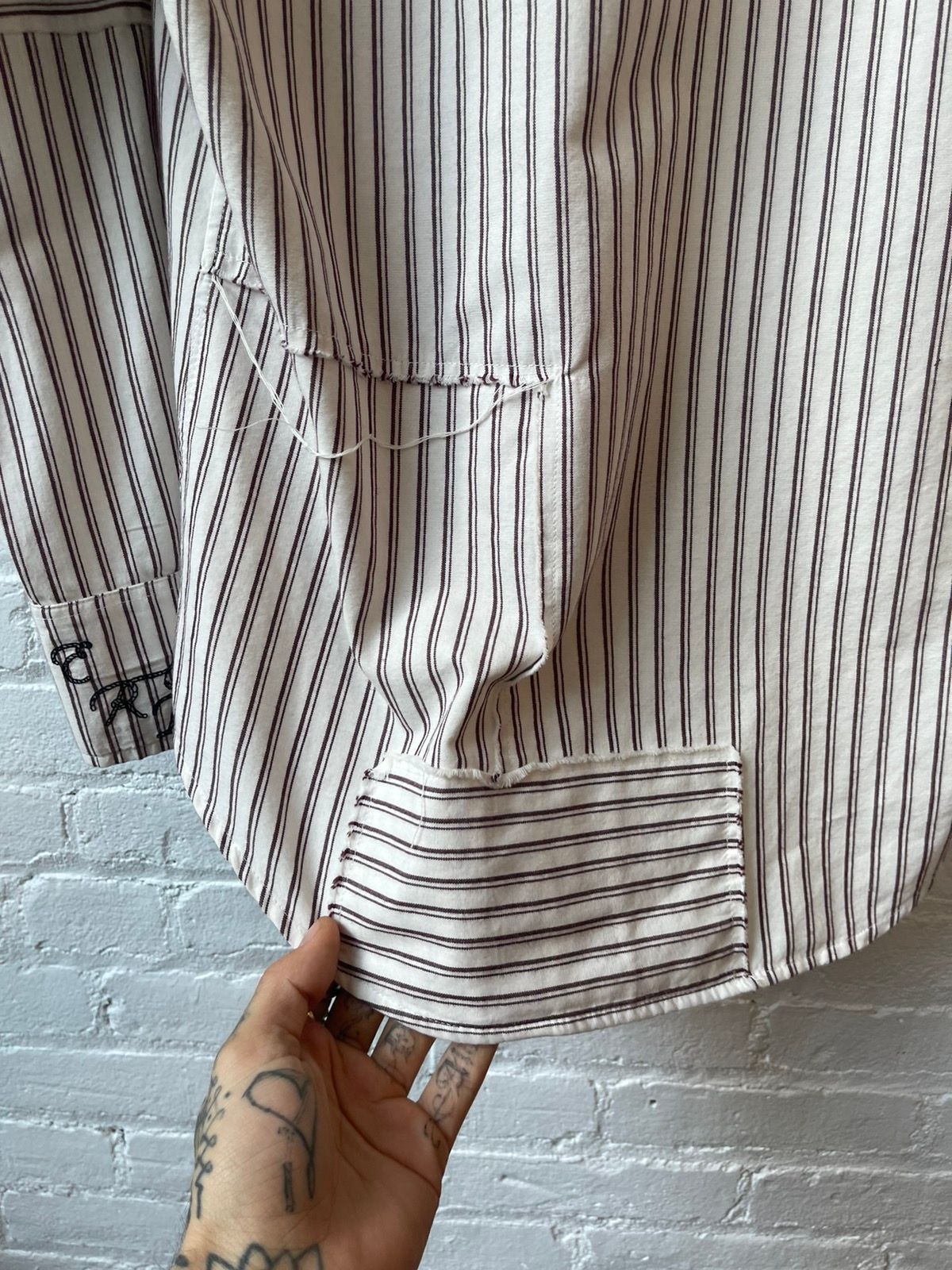 ERD THICK STRIPED SHIRT LOGO EMBROIDERED CUFF