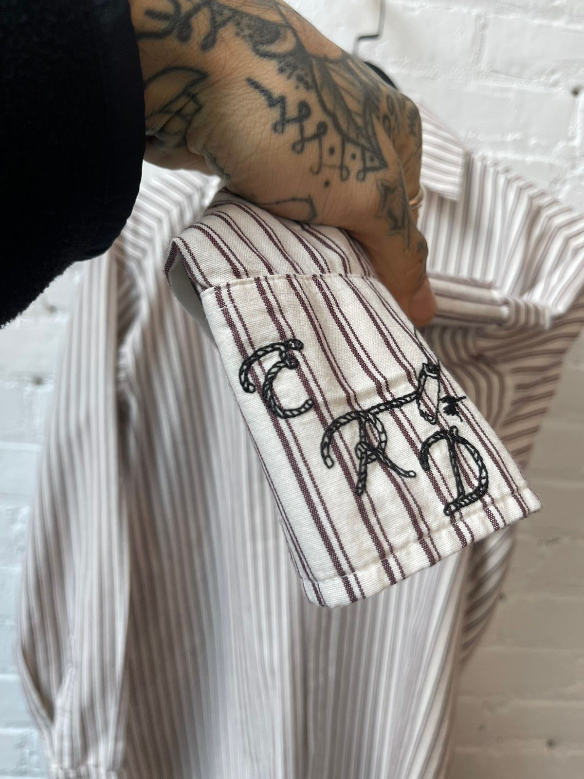 ERD THICK STRIPED SHIRT LOGO EMBROIDERED CUFF