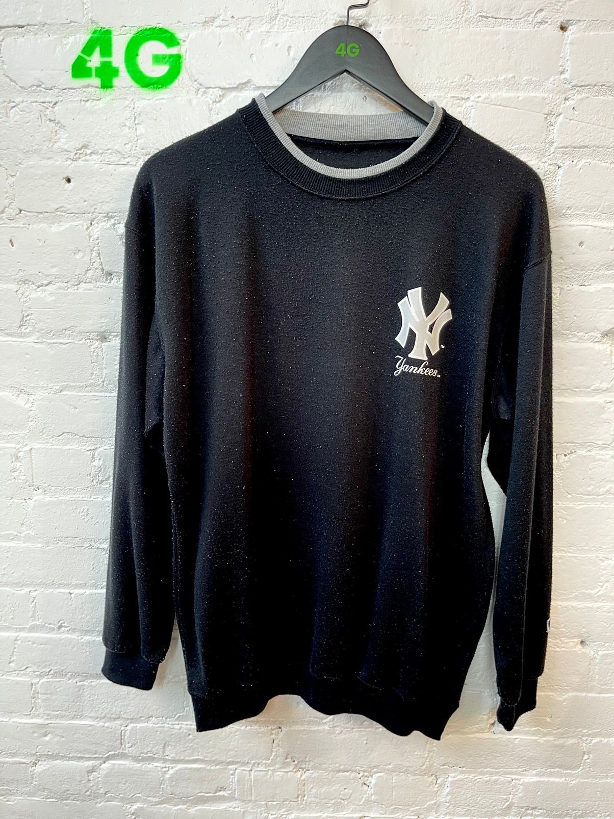 Vintage NY Yankees New York Black Pull over Sweater Pilling