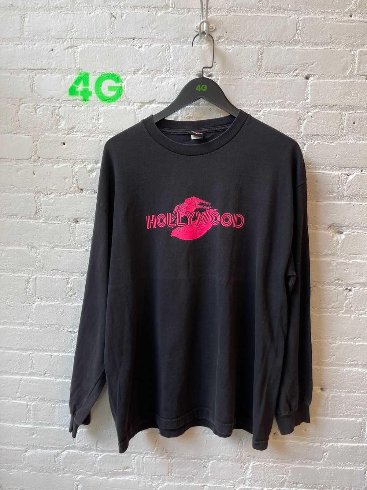 Vintage 90s HOLLYWOOD LIPS Semi Thrashed LongSleeve Shirt