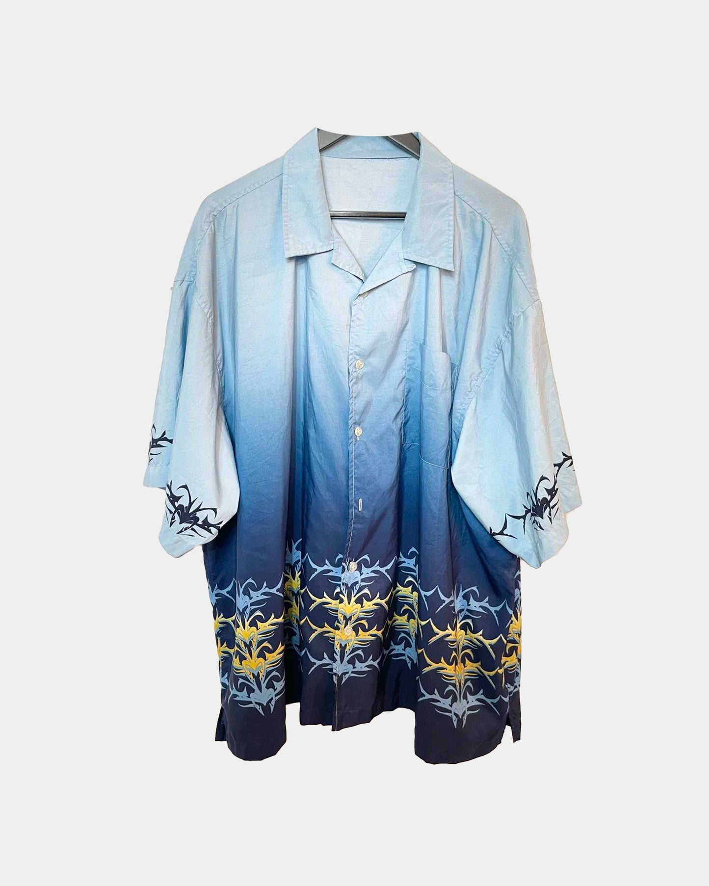 Vintage OVERSIZED 2000s Barbed Wire Tribal Boxy Dad Shirt