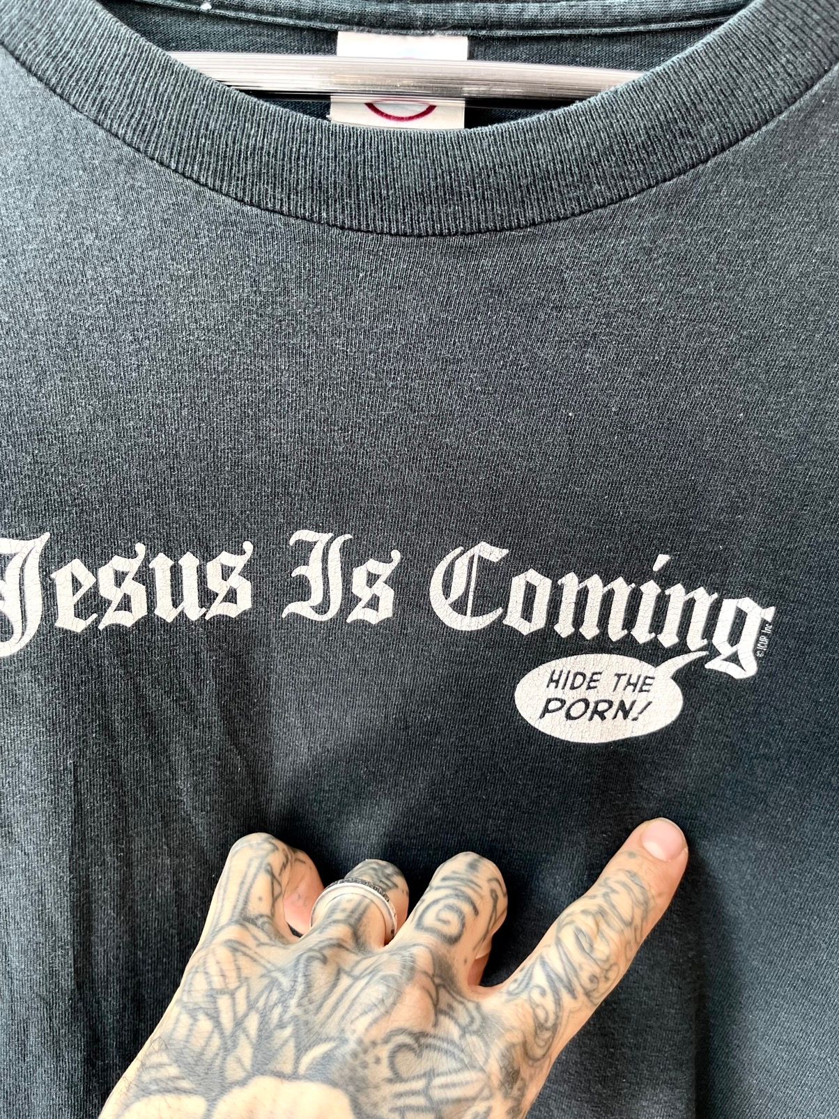 Vintage JESUS IS COMING HIDE THE PORN ! crazy Shirt fuck