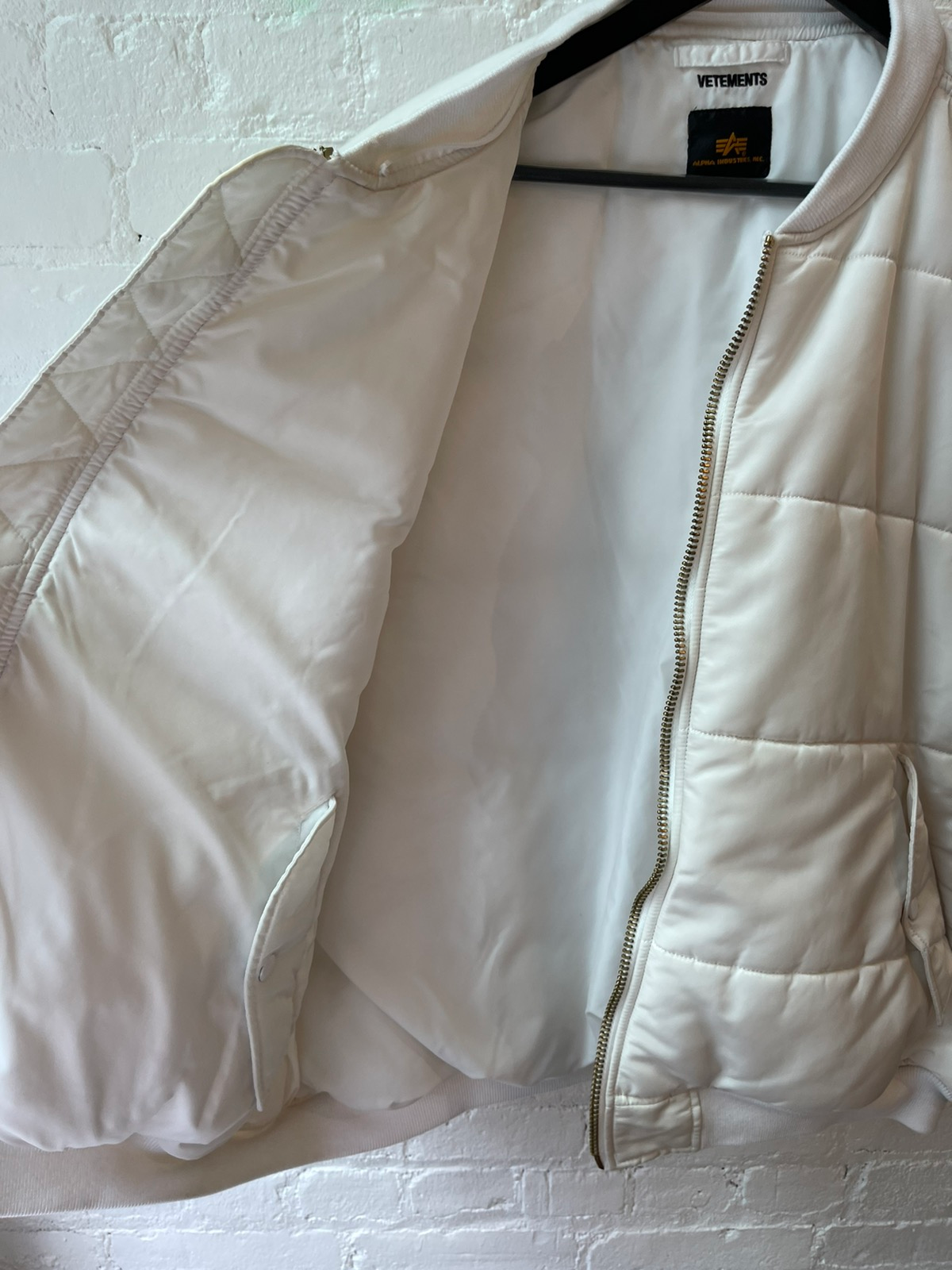 Vetements FW17 Alpha White Puffer Vest Jacket OVERSIZE