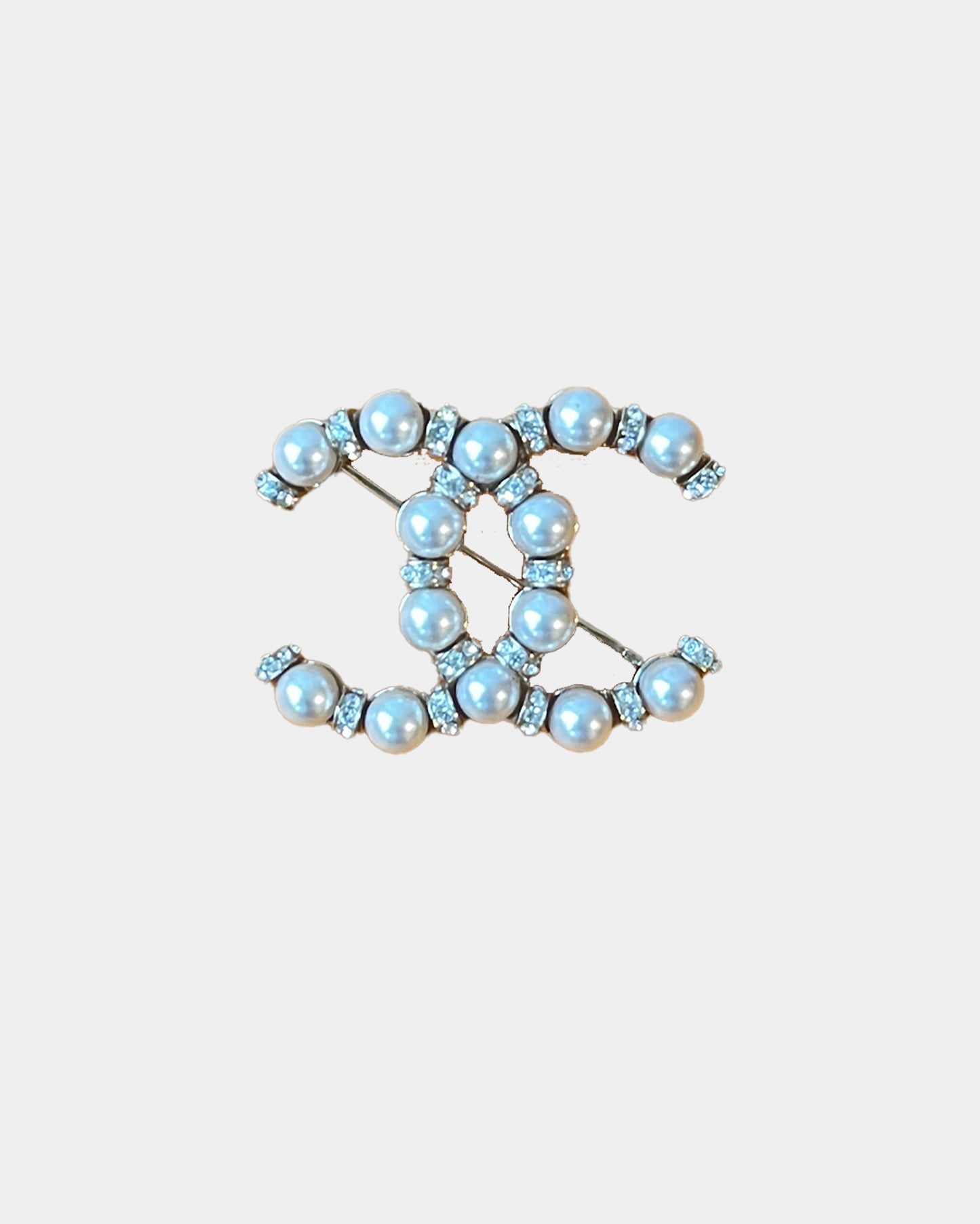 Chanel pearl Pin