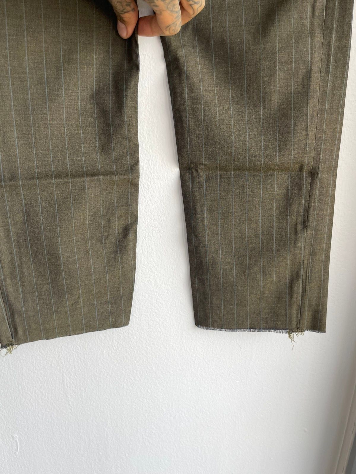 ERD CRAZY RARE Cropped Raw Hem Trouser Pants